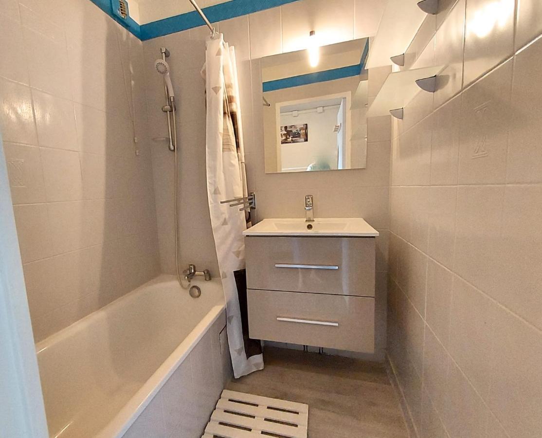 Hypercenter 27 M With Wifi And Shared Pool Leilighet Fréjus Eksteriør bilde